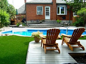 enjoying the back yard synthetic grass in woodbridge ontario